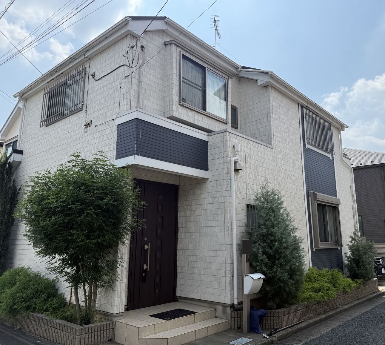 練馬区谷原の戸建てグレー系の外壁塗装・施工前